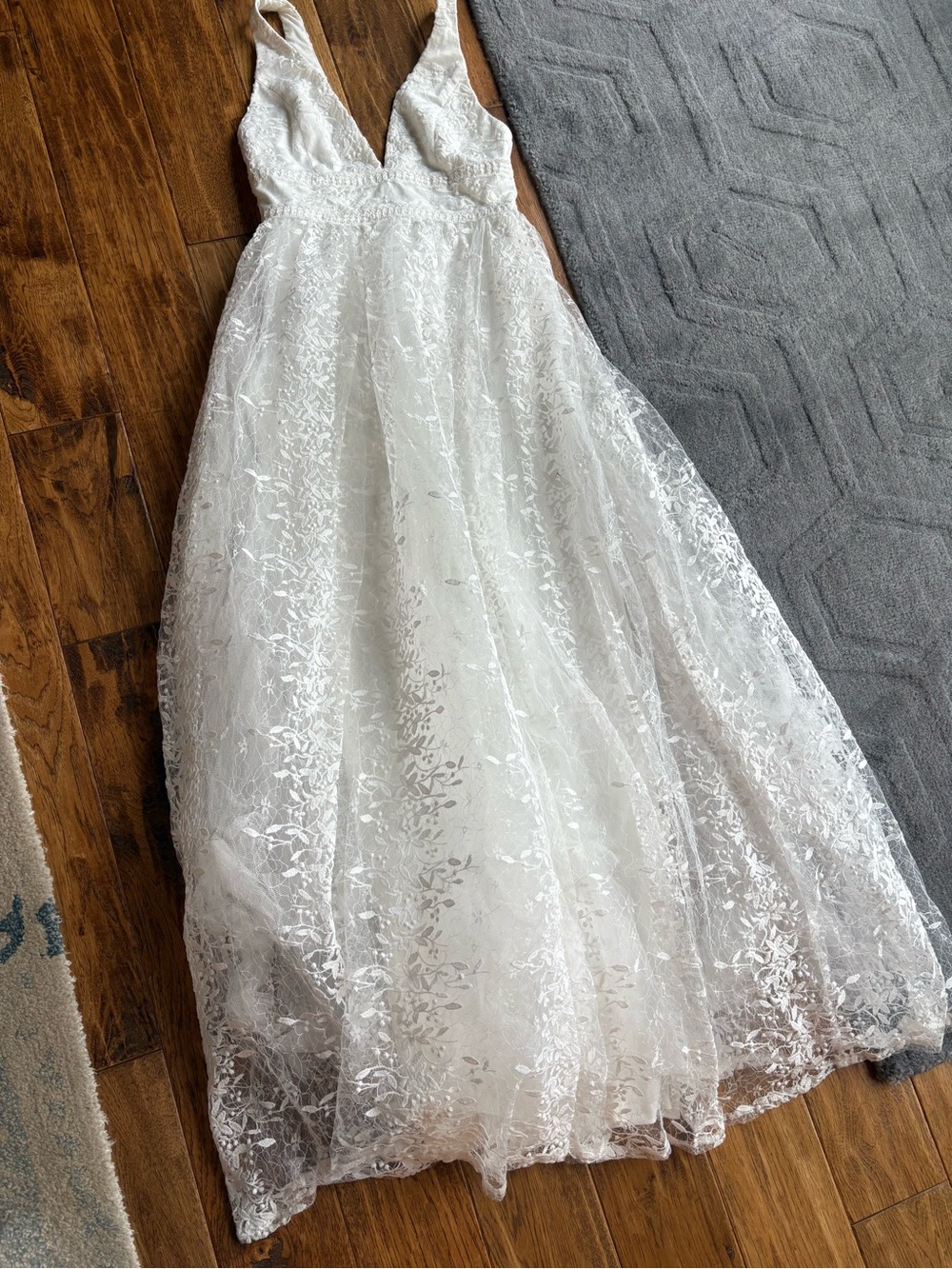 Lulus new Ivory Lace A-Line V-Neck Bridal or normal Gown